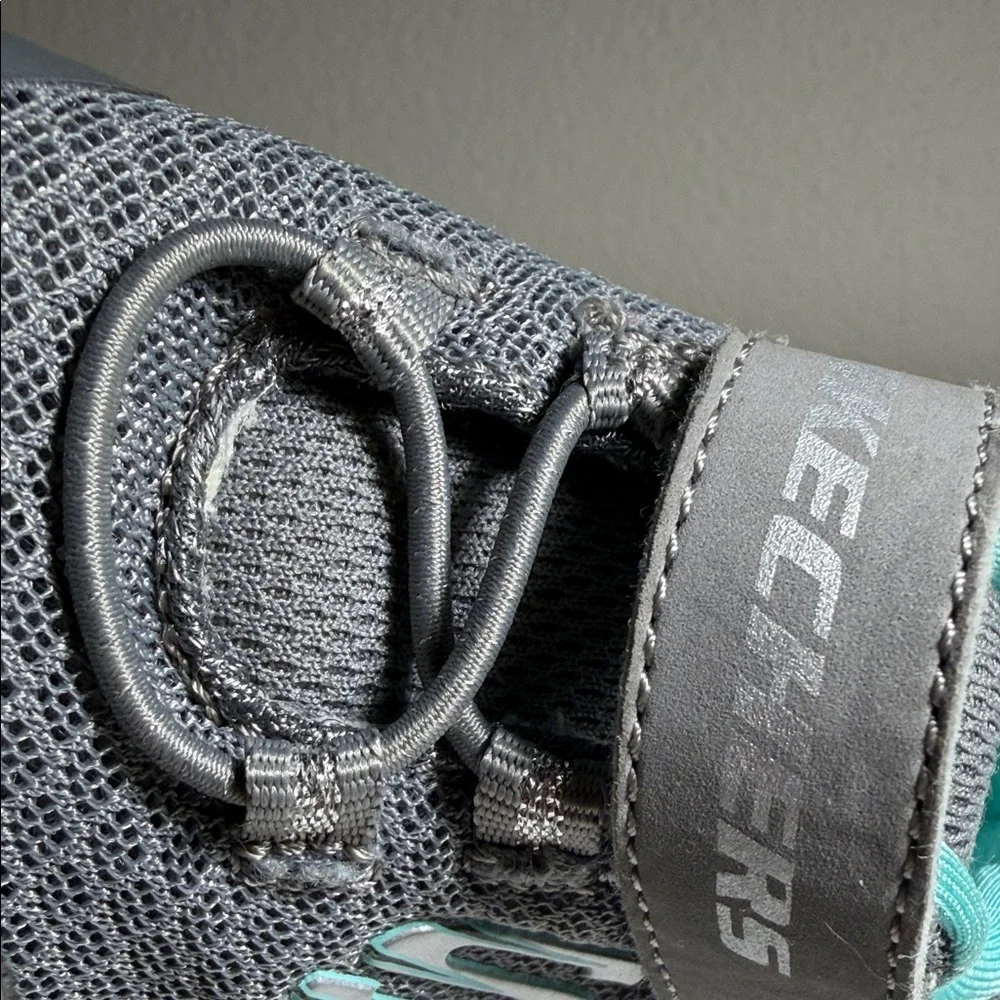 Skechers stylish sneakers